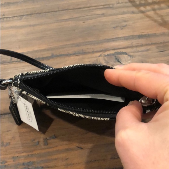 Coach black signature stripe wristlet - Picture 4 of 4